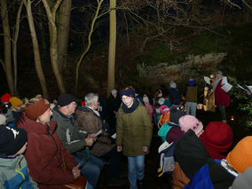 Waldadvent in der Fatima-Grotte (© Karl-Franz Thiede)
